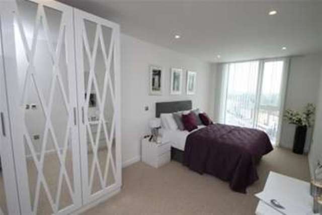  Image of 2 bedroom Flat to rent in St. James