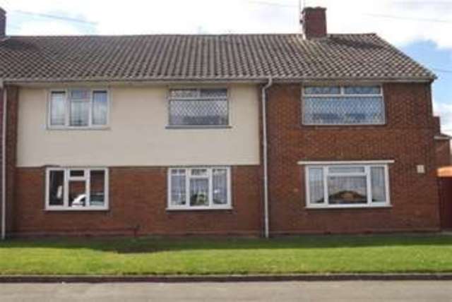  Image of 2 bedroom Maisonette to rent in Newman Avenue Lanesfield Wolverhampton WV4 at Wolverhampton, WV4 6BZ