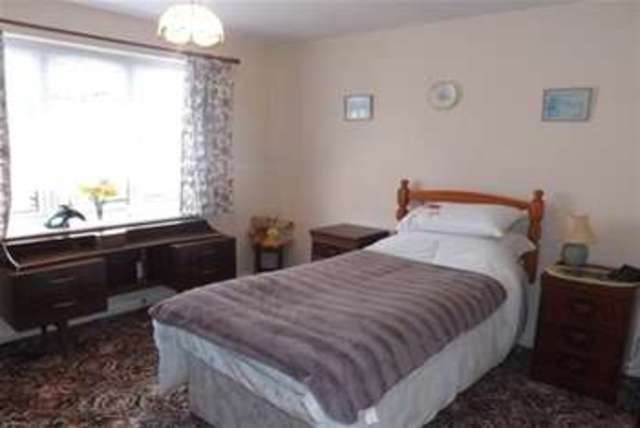  Image of 2 bedroom Maisonette to rent in Newman Avenue Lanesfield Wolverhampton WV4 at Wolverhampton, WV4 6BZ