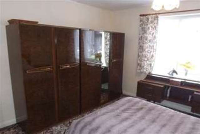  Image of 2 bedroom Maisonette to rent in Newman Avenue Lanesfield Wolverhampton WV4 at Wolverhampton, WV4 6BZ