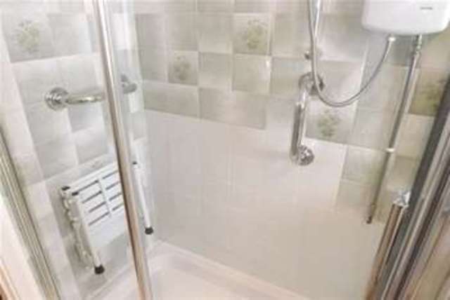  Image of 2 bedroom Maisonette to rent in Newman Avenue Lanesfield Wolverhampton WV4 at Wolverhampton, WV4 6BZ