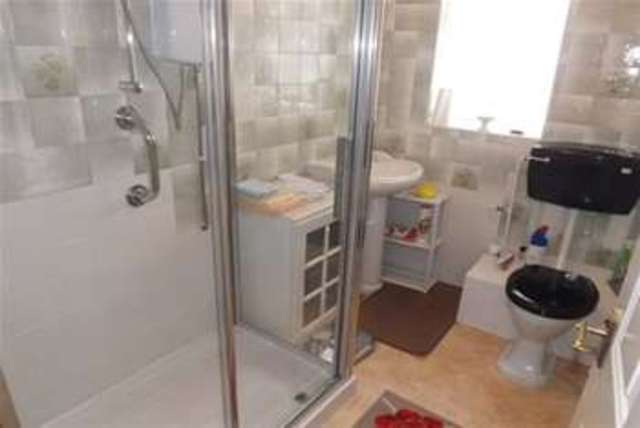  Image of 2 bedroom Maisonette to rent in Newman Avenue Lanesfield Wolverhampton WV4 at Wolverhampton, WV4 6BZ