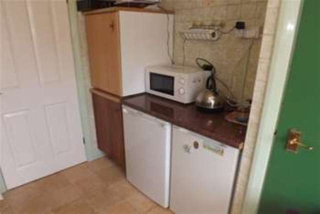  Image of 2 bedroom Maisonette to rent in Newman Avenue Lanesfield Wolverhampton WV4 at Wolverhampton, WV4 6BZ