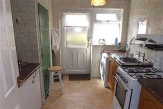  Image of 2 bedroom Maisonette to rent in Newman Avenue Lanesfield Wolverhampton WV4 at Wolverhampton, WV4 6BZ