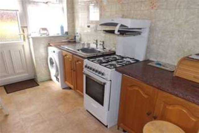  Image of 2 bedroom Maisonette to rent in Newman Avenue Lanesfield Wolverhampton WV4 at Wolverhampton, WV4 6BZ