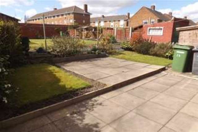  Image of 2 bedroom Maisonette to rent in Newman Avenue Lanesfield Wolverhampton WV4 at Wolverhampton, WV4 6BZ