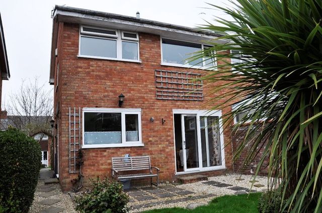  Image of 3 bedroom Semi-Detached house to rent in Nightingale Gardens Nailsea Bristol BS48 at Nightingale Gardens  Nailsea, BS48 2BH