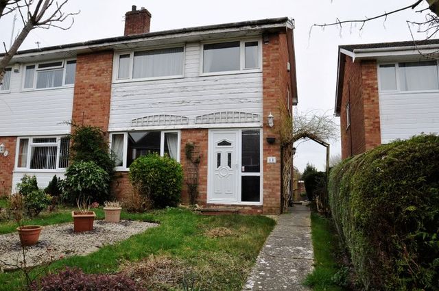  Image of 3 bedroom Semi-Detached house to rent in Nightingale Gardens Nailsea Bristol BS48 at Nightingale Gardens  Nailsea, BS48 2BH