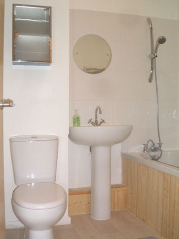  Image of 2 bedroom Flat for sale in Nightingale Road Southsea PO5 at Nightingale Road  Southsea, PO5 3JN