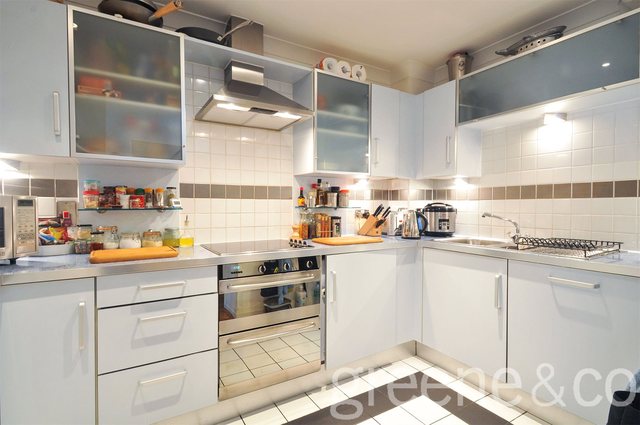  Image of 1 bedroom Flat for sale in Tottenham Lane London N8 at Tottenham Lane Crouch End Hornsey, N8 7HF