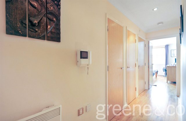  Image of 1 bedroom Flat for sale in Tottenham Lane London N8 at Tottenham Lane Crouch End Hornsey, N8 7HF