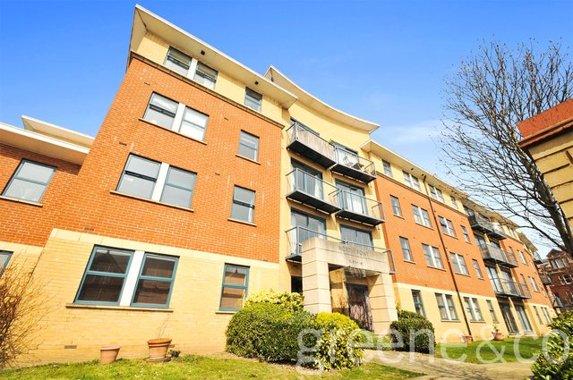  Image of 1 bedroom Flat for sale in Tottenham Lane London N8 at Tottenham Lane Crouch End Hornsey, N8 7HF