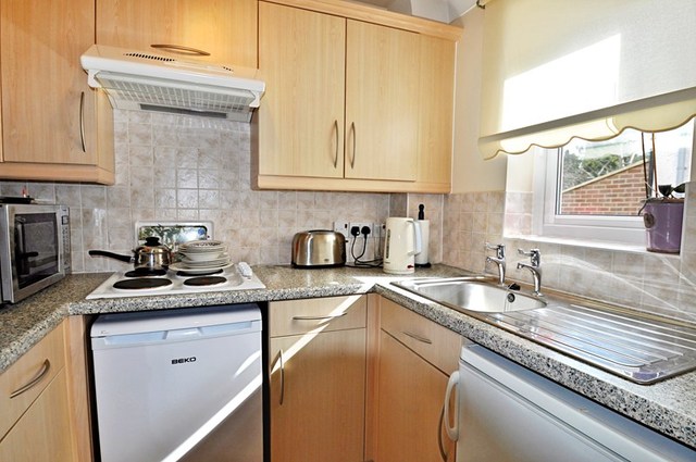  Image of 1 bedroom Retirement Property for sale in The Green Chipping Norton OX7 at 20-24 The Green  Chipping Norton, OX7 5DB