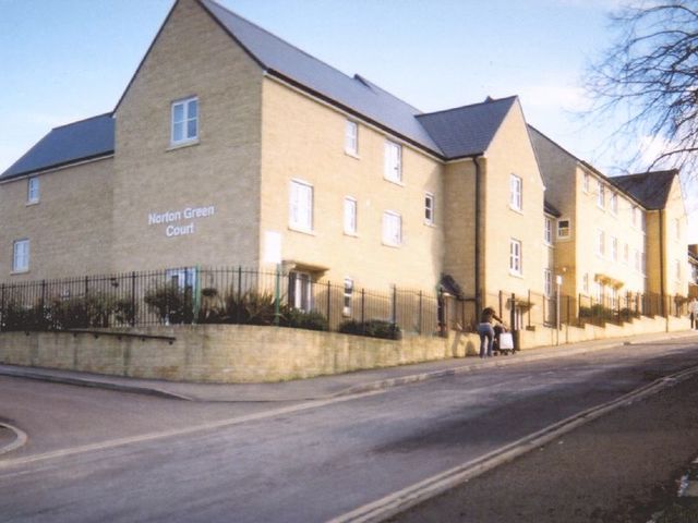 Image of 1 bedroom Retirement Property for sale in The Green Chipping Norton OX7 at 20-24 The Green  Chipping Norton, OX7 5DB