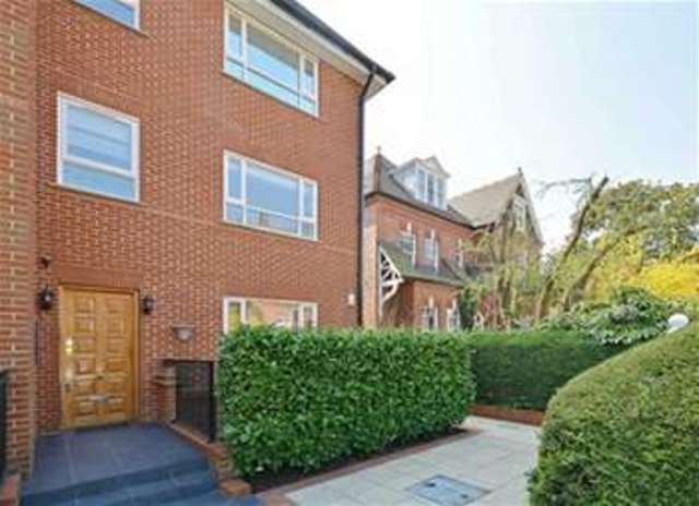  Image of 2 bedroom Flat to rent in Nutley Terrace London NW3 at London, NW3 5BX
