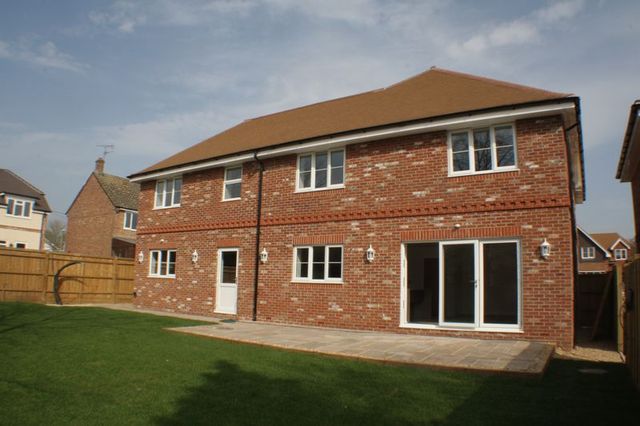 Image of 5 bedroom Detached house for sale in Oatlands Road Shinfield Reading RG2 at Oatlands Road Shinfield Reading, RG2 9DN