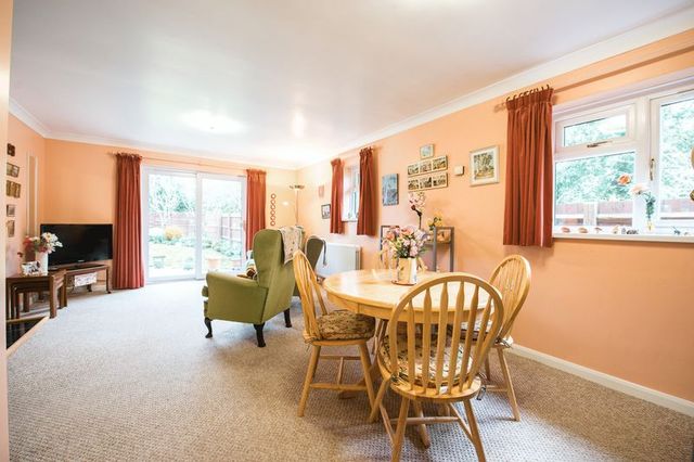  Image of 5 bedroom Detached house for sale in Octavian Drive Bancroft Milton Keynes MK13 at Octavian Drive Bancroft Milton Keynes, MK13 0PN