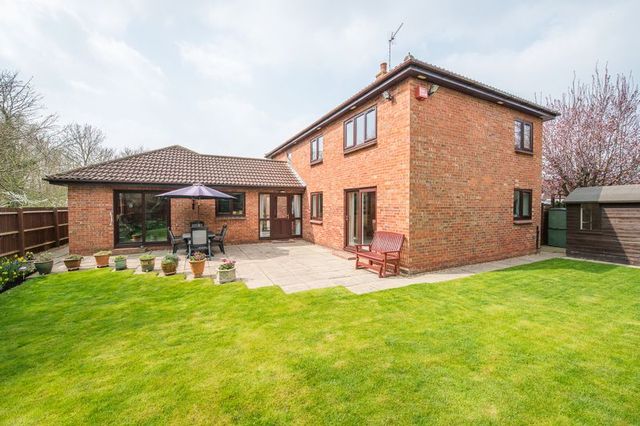  Image of 5 bedroom Detached house for sale in Octavian Drive Bancroft Milton Keynes MK13 at Octavian Drive Bancroft Milton Keynes, MK13 0PN