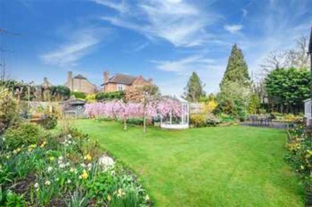  Image of 4 bedroom Detached house for sale in Old Road Wateringbury Maidstone ME18 at Wateringbury Maidstone Maidstone, ME18 5PL
