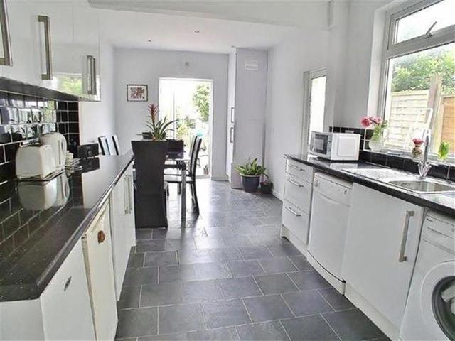  Image of 3 bedroom Detached house for sale in Old Shoreham Road Southwick Brighton BN42 at Southwick, BN42 4HU
