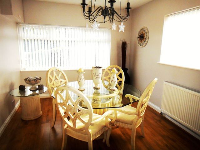  Image of 4 bedroom Detached house for sale in Old Wells Road Glastonbury BA6 at Old Wells Road  Glastonbury, BA6 8EA