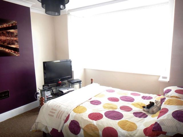  Image of 4 bedroom Detached house for sale in Old Wells Road Glastonbury BA6 at Old Wells Road  Glastonbury, BA6 8EA