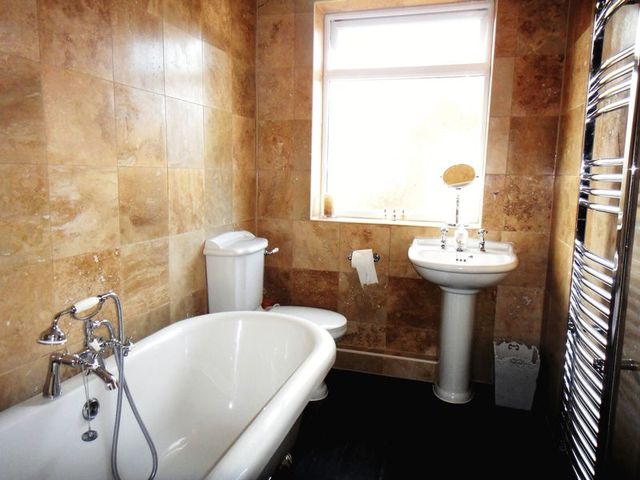  Image of 4 bedroom Detached house for sale in Old Wells Road Glastonbury BA6 at Old Wells Road  Glastonbury, BA6 8EA