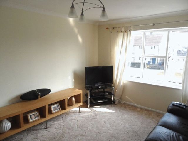  Image of 1 bedroom Flat for sale in Arisdale Avenue South Ockendon RM15 at Arisdale Avenue  South Ockendon, RM15 5BD
