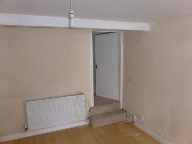  Image of 1 bedroom Detached house to rent in Halifax Road Batley WF17 at Halifax Road  Dewsbury, WF17 7RB
