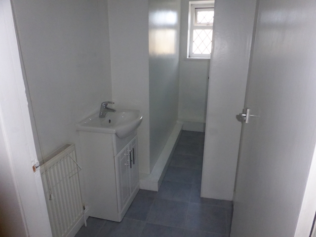  Image of 1 bedroom Detached house to rent in Halifax Road Batley WF17 at Halifax Road  Dewsbury, WF17 7RB