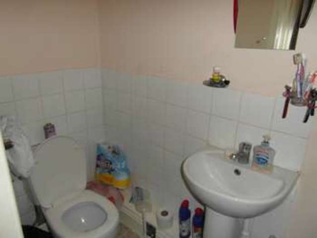  Image of 1 bedroom Flat to rent in Oxford Street Derby DE1 at Oxford Street  Derby, DE1 2TE