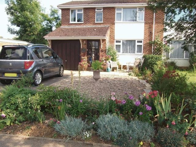  Image of 4 bedroom Semi-Detached house for sale in Brantwood Rise Banbury OX16 at Brantwood Rise  Banbury, OX16 9NH