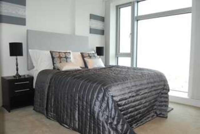  Image of 2 bedroom Flat to rent in Pan Peninsula Square London E14 at Canary Wharf, E14 9HQ