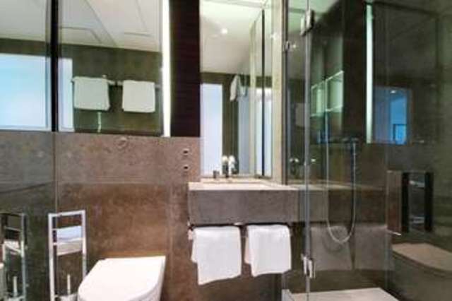  Image of 2 bedroom Flat to rent in Pan Peninsula Square London E14 at Canary Wharf, E14 9HQ