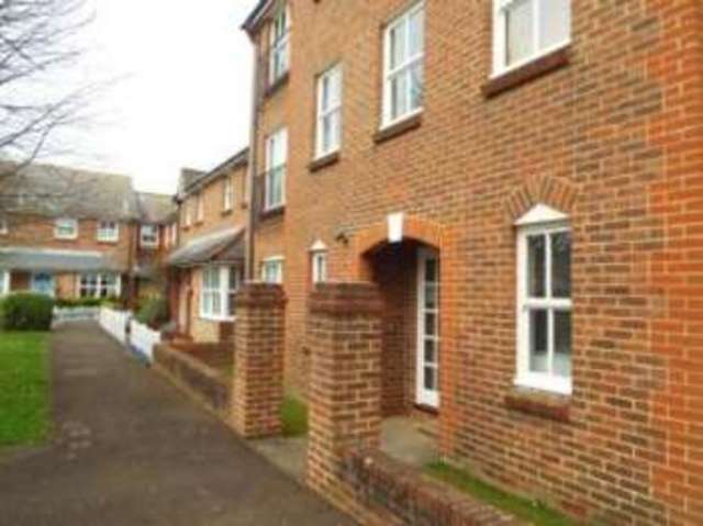  Image of 1 bedroom Flat for sale in Parkside High Street Broadwater Worthing BN11 at High Street Worthing Worthing, BN11 1NB