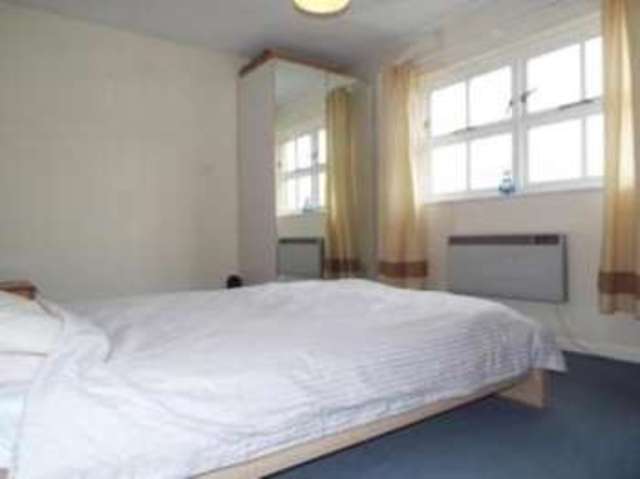 Image of 1 bedroom Flat for sale in Parkside High Street Broadwater Worthing BN11 at High Street Worthing Worthing, BN11 1NB