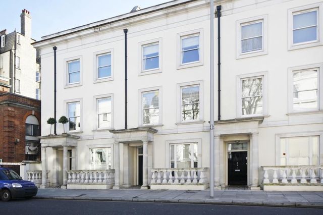  Image of Studio flat to rent in Pembridge Villas London W11 at London, W11 2SU