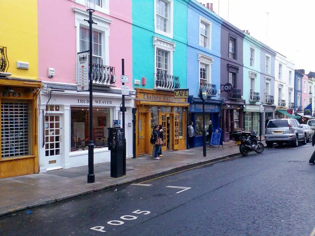  Image of Studio flat to rent in Pembridge Villas London W11 at London, W11 2SU