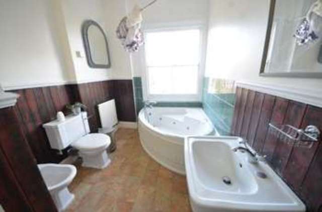  Image of 2 bedroom Maisonette to rent in Penn Road London N7 at Penn Road  Islington, N7 9RD