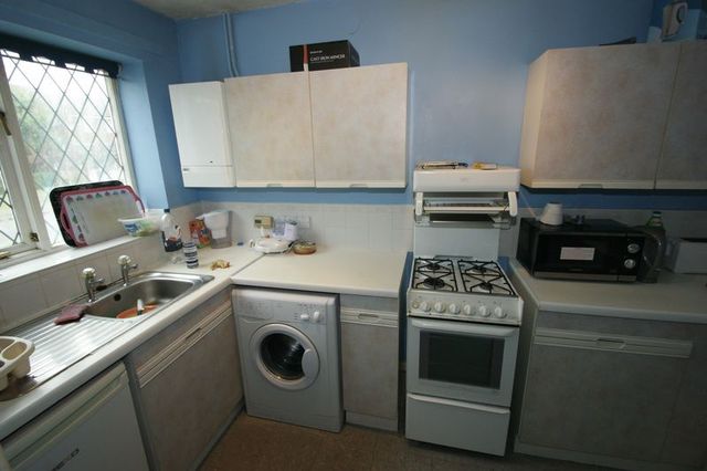  Image of 2 bedroom Terraced house to rent in Peregrine Close Lenton Nottingham NG7 at Peregrine Close Lenton Nottingham, NG7 2DY