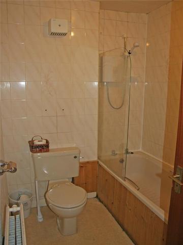  Image of 2 bedroom Flat to rent in Piershill Terrace Edinburgh EH8 at Meadowbank Edinburgh Edinburgh, EH8 7EU