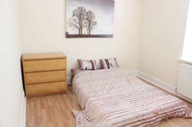  Image of 2 bedroom Ground Flat for sale in Park Avenue Plymstock Plymouth PL9 at Plymstock Plymouth Devon, PL9 7BD