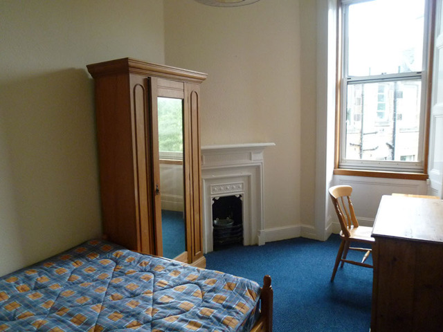  Image of 4 bedroom Flat to rent in Polwarth Gardens Edinburgh EH11 at Polwarth Edinburgh Edinburgh, EH11 1LW