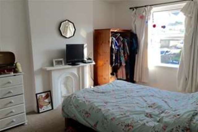  Image of 3 bedroom Terraced house to rent in Princes Road Torquay TQ1 at Torquay, TQ1 1PA