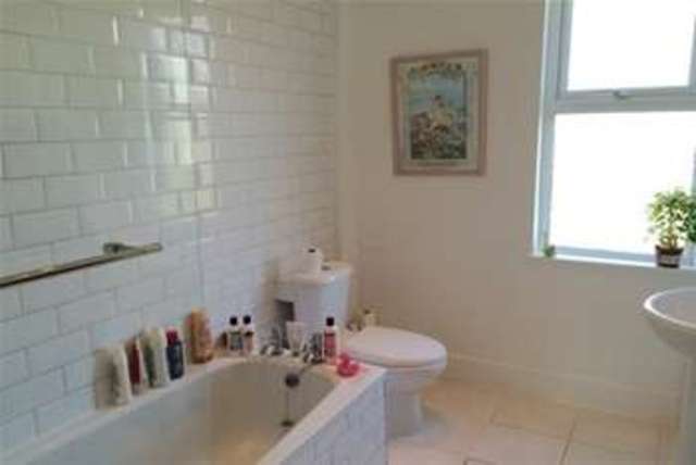  Image of 3 bedroom Terraced house to rent in Princes Road Torquay TQ1 at Torquay, TQ1 1PA