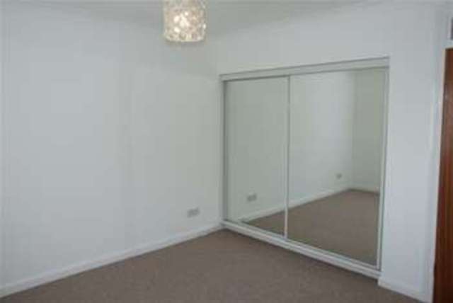  Image of 2 bedroom Flat to rent in Roots Hall Drive Southend-on-Sea SS2 at Southend-on-Sea, SS2 6HL