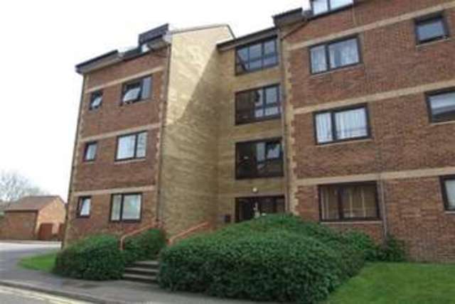  Image of 2 bedroom Flat to rent in Roots Hall Drive Southend-on-Sea SS2 at Southend-on-Sea, SS2 6HL