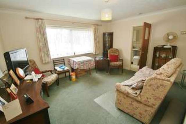  Image of 1 bedroom Flat for sale in Foxley Hill Road Purley CR8 at Purley Surrey, CR8 2HD