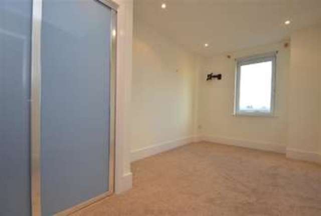  Image of 2 bedroom Apartment to rent in Brewhouse Lane London SW15 at Putney, SW15 2JQ
