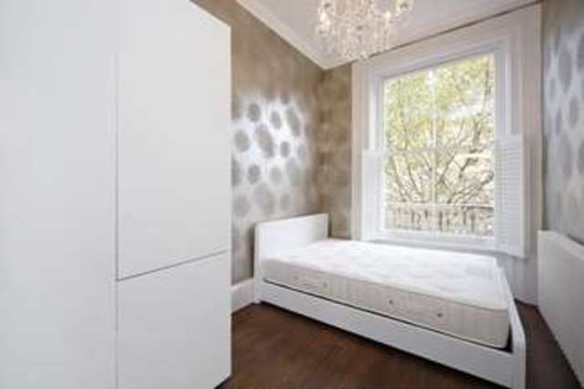  Image of 2 bedroom Property to rent in Queens Gardens London W2 at Queens Gardens  London, W2 3AF